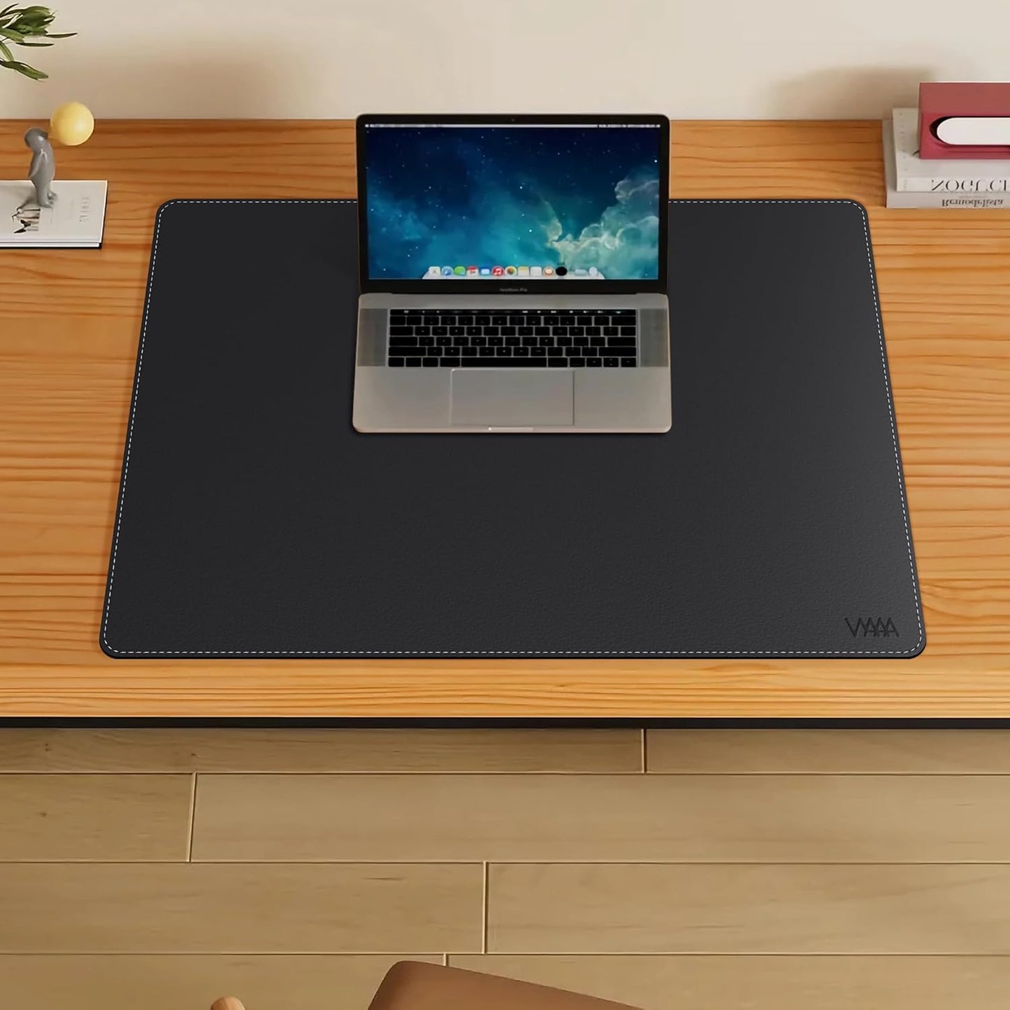 Vyaaa PU Leather Desk Mat, 31.4"×23.6" Office Desk pad, Large Mouse Pad, Desktop Protector for Desk, Multifunctional Keyboard Mouse Pad for Home or Office (Black)