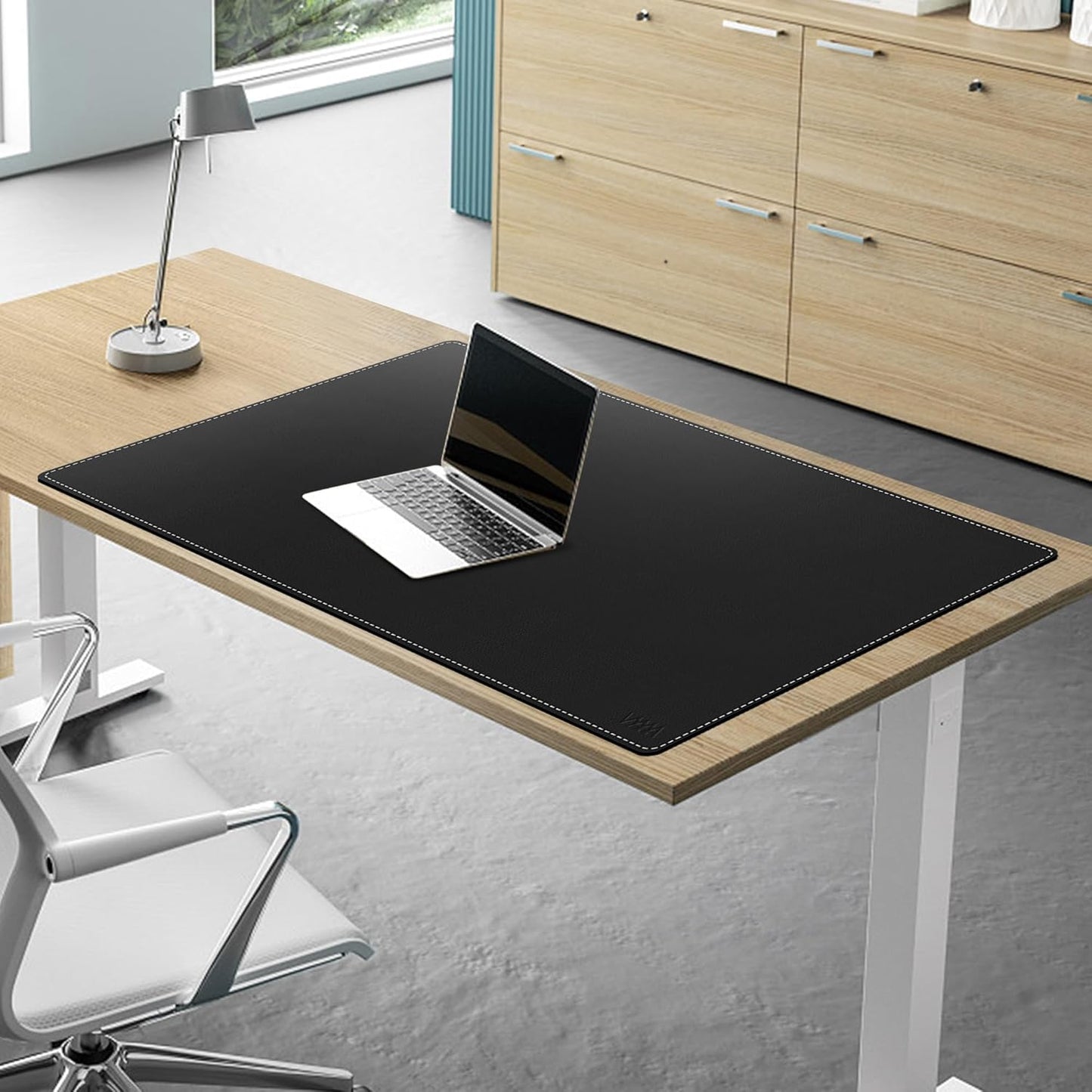 Vyaaa 39.4”x23.6“ PU Leather Desk Mat, Large Office Desk pad, Waterproof Desk Pad Protector, Computer Mouse Pad Suitable for Home or Office Desks (Black)