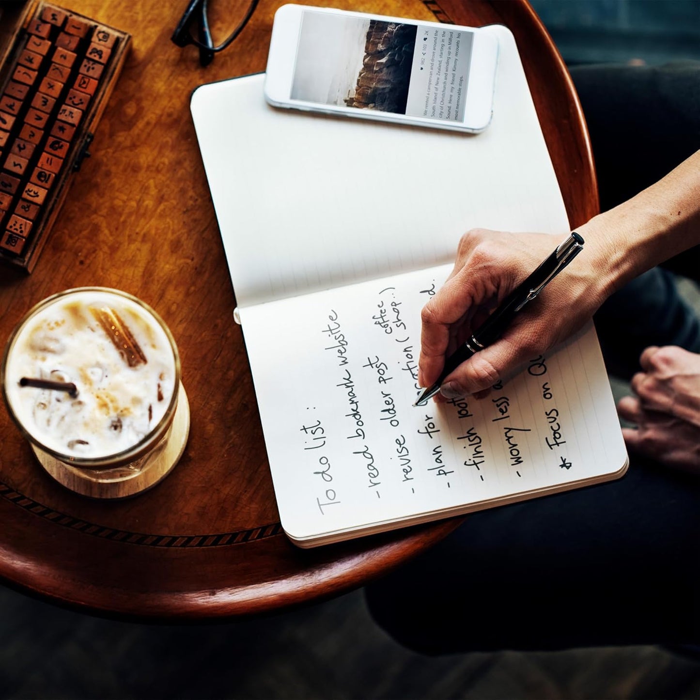 TIEFOSSI Bullet Dotted Journal Notebook, 160gsm 256 Numbered Thick Paper, A5 Hardcover Dotted Grid Diary for Women Men Work Writing, Bullet Dot Journaling, Drawing, 5.8 x 8.3 in