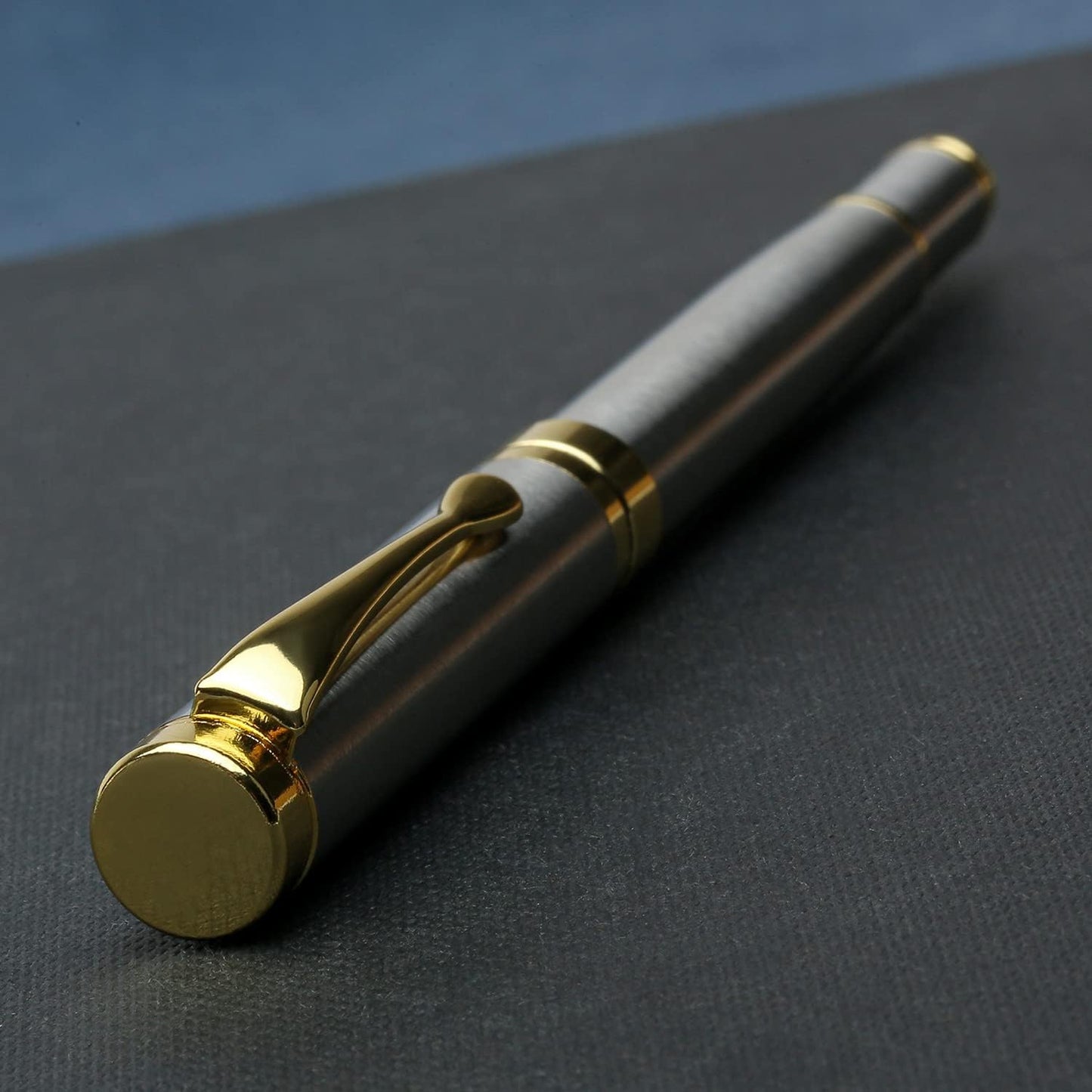 YIVONKA Luxury Ballpoint Pens Best Ball Pen Gift Set for Men & Women Professional Executive Office Nice BallPens Classy Gift Box Ballpoint Black Refill Line width 0.5mm (2 silver)