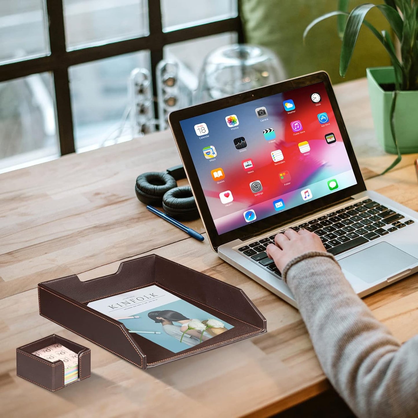 Ayunga PU Leather 6-piece Office Supplies Combination Set,Pencil Cup,Business Card Holder,Sticky Note Dispenser,Mail Sorter,Letter Tray,Files Holder,Suitable for Self-use and Friend Gifts (Brown)