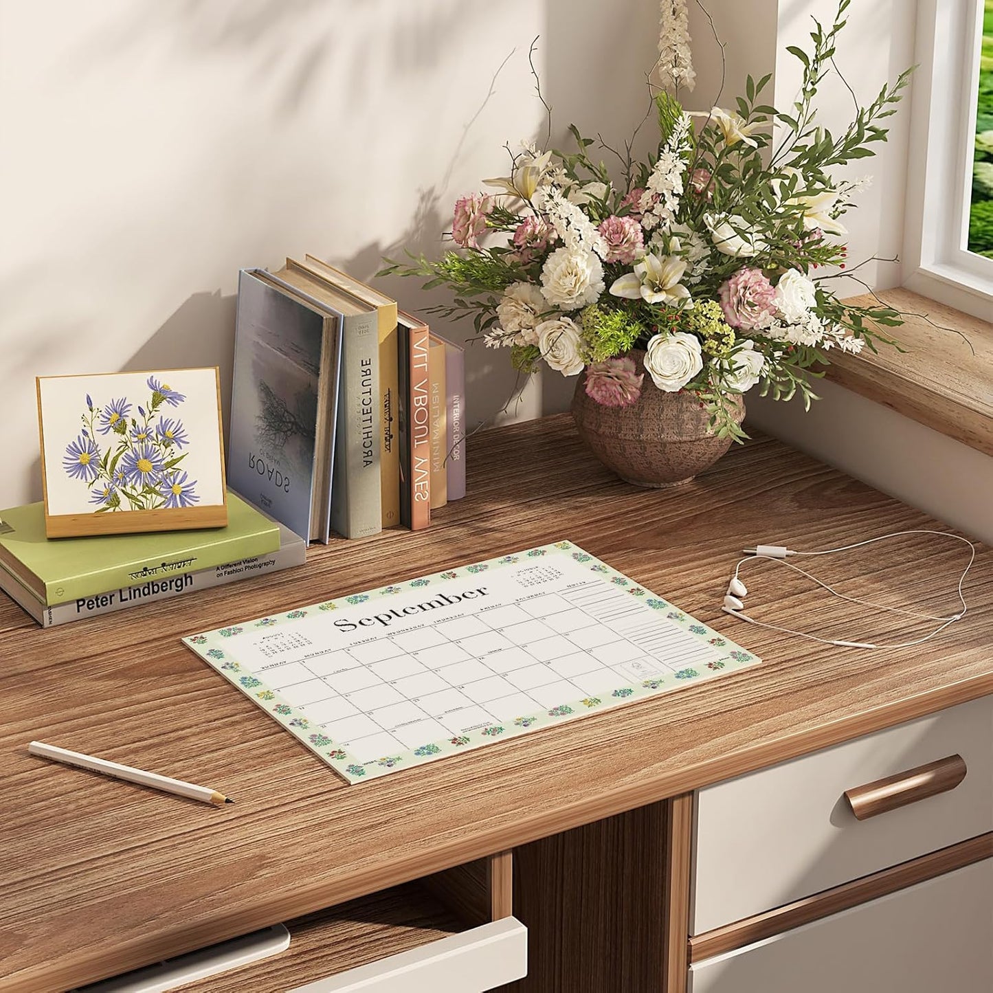 Jotsome Desk Calendar 2025-2026, Desk Pad Calendar From September 2025 to December 2026, Desk Blotter Calendar Decoration in Home and Office for Easy Organizing (Floral)