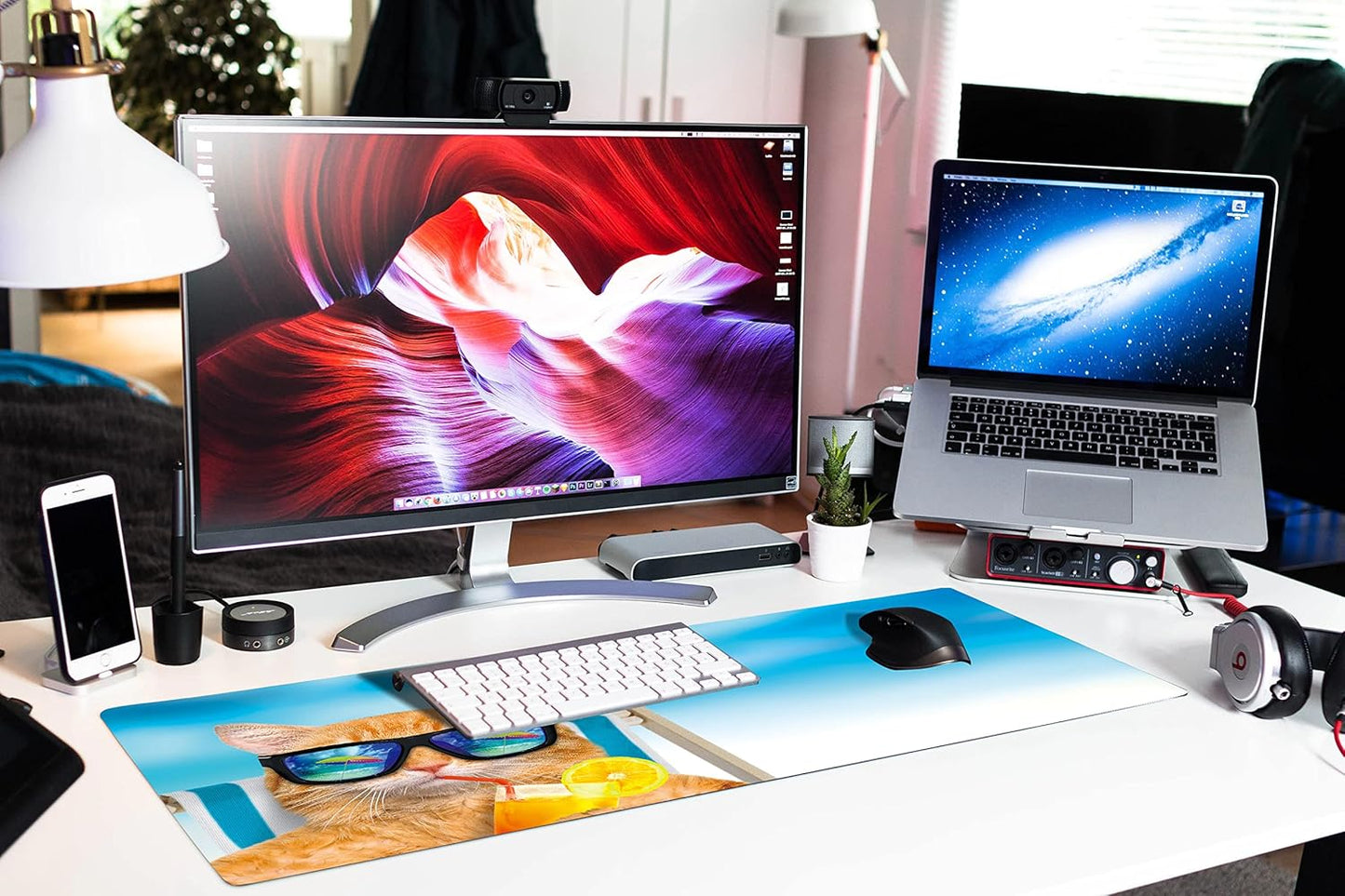 Extended Large Gaming Mouse Pad Cute Cat on Beach Chair XXL Size Keyboard Mouse Mat Desk Pad with Non Slip Rubber Base Stitched Edges Office Decor for Women Girls Men,35.4 x 15.7inch