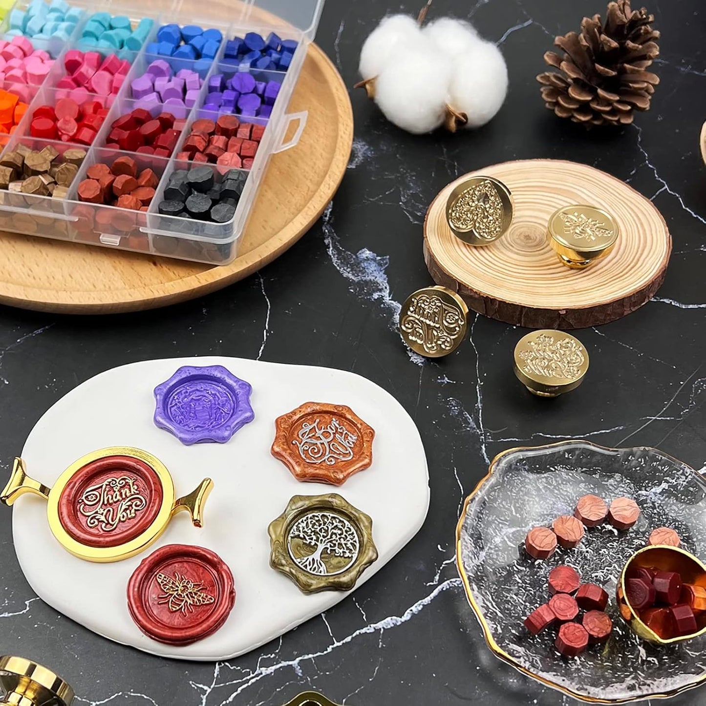 Wax Seal Stamp Kit with Gift Box, 672 Pcs Wax Seal Beads, 4 Pcs Wax Stamps, 2 Pcs Wax Seal Molds, Sealing Wax Warmer, Spoon, Mat, Metallic Pens, Candles, Wax Seal Kit for Craft Gift